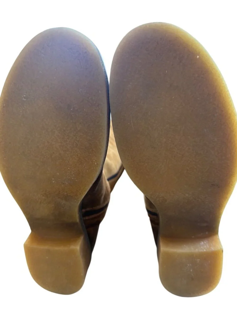 Sundance over knee